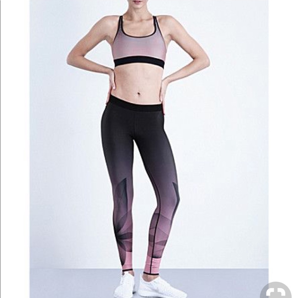 NEW • Ultracor • Hydro Silk Print Sports Bra Pink